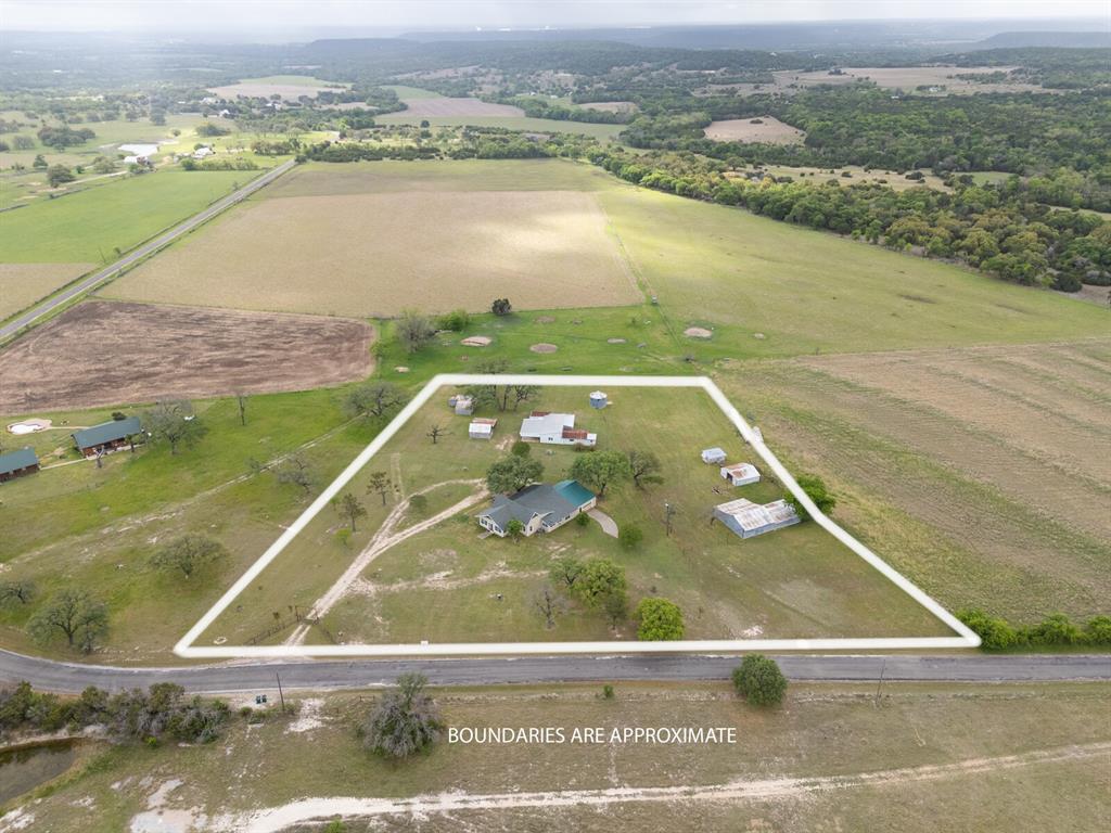 589 County Road 4150 Property Photo 4