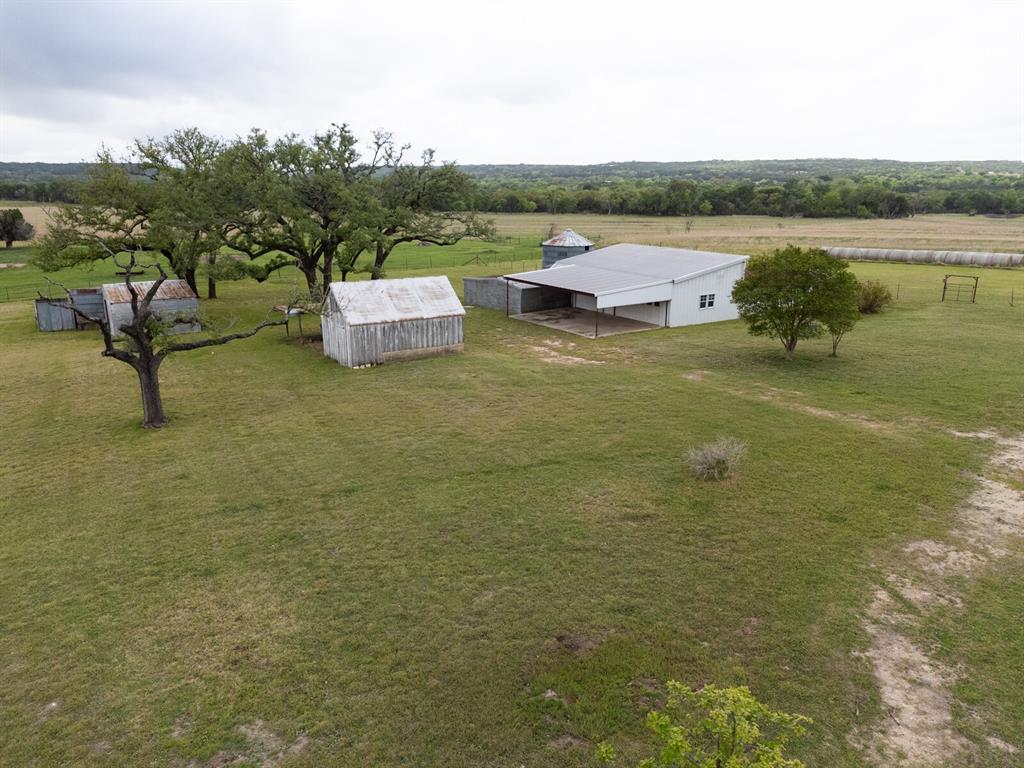 589 County Road 4150 Property Photo 8