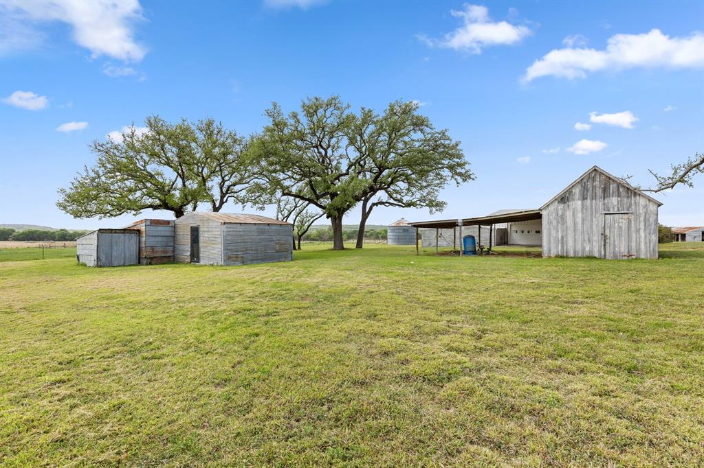 589 County Road 4150 Property Photo 15