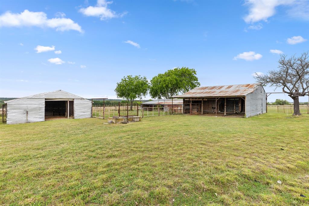 589 County Road 4150 Property Photo 16
