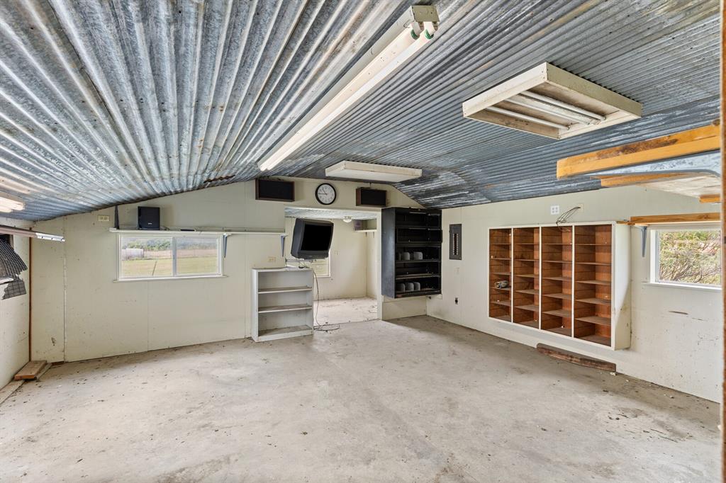 589 County Road 4150 Property Photo 18