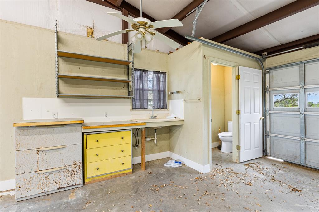 589 County Road 4150 Property Photo 19