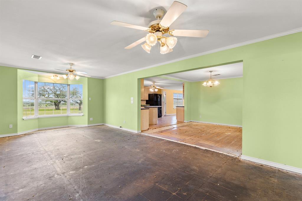 589 County Road 4150 Property Photo 24