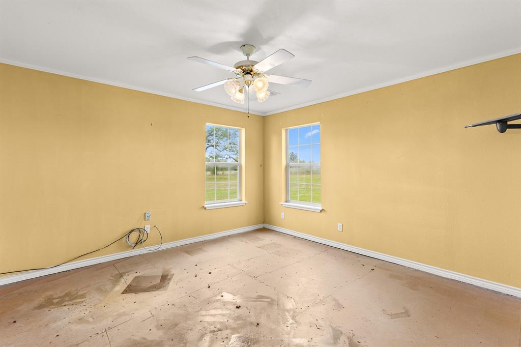 589 County Road 4150 Property Photo 31