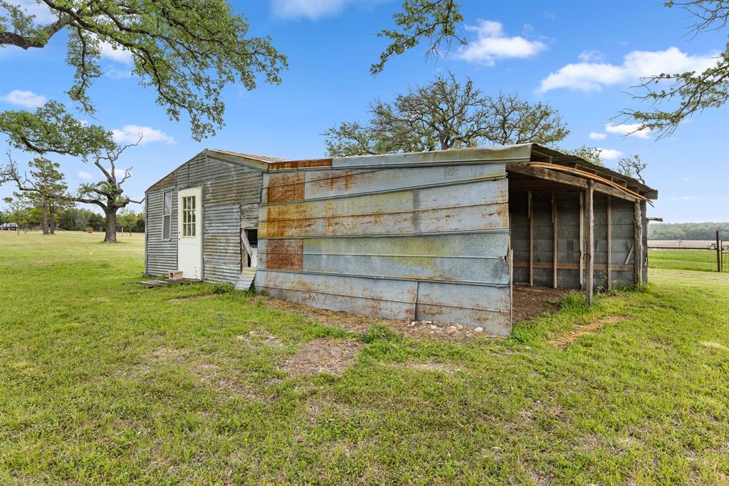 589 County Road 4150 Property Photo 37