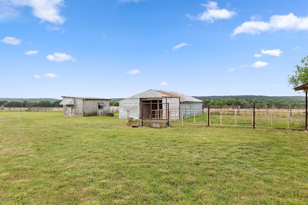 589 County Road 4150 Property Photo 39