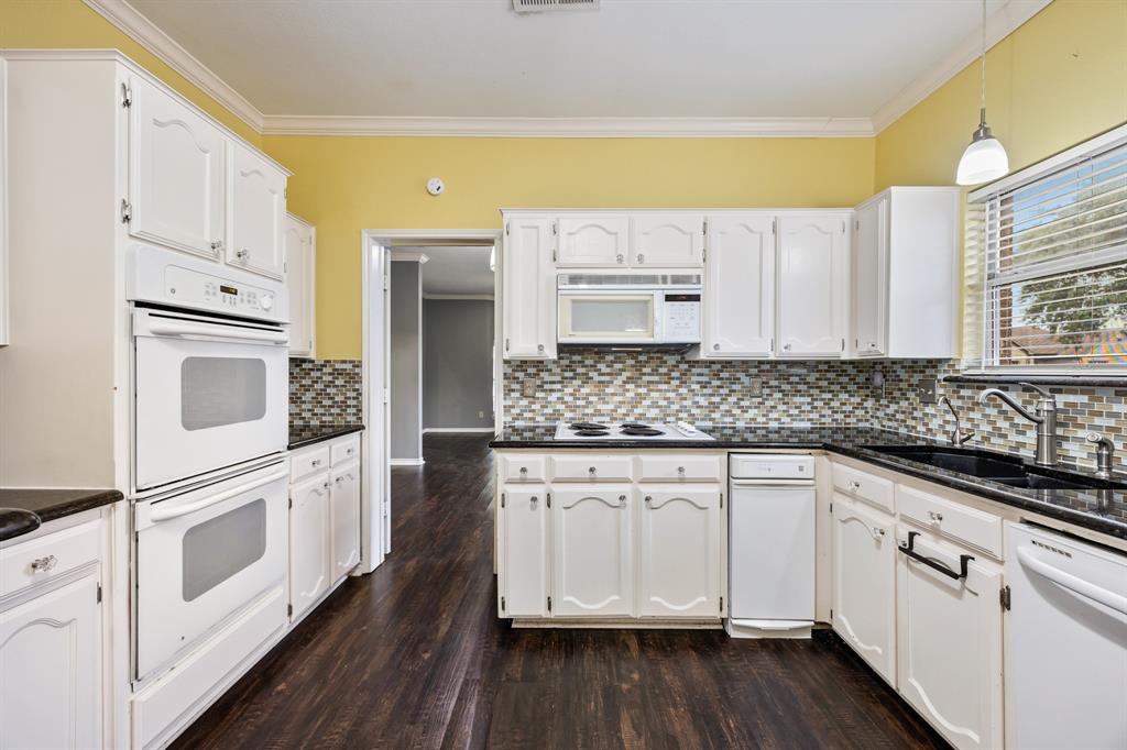9209 Chimneywood Drive Property Photo 12