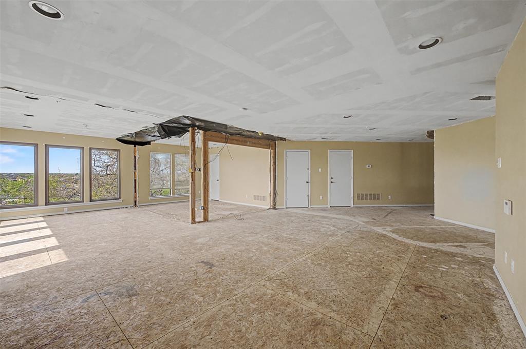 1434 Crownhill Drive Property Photo 6