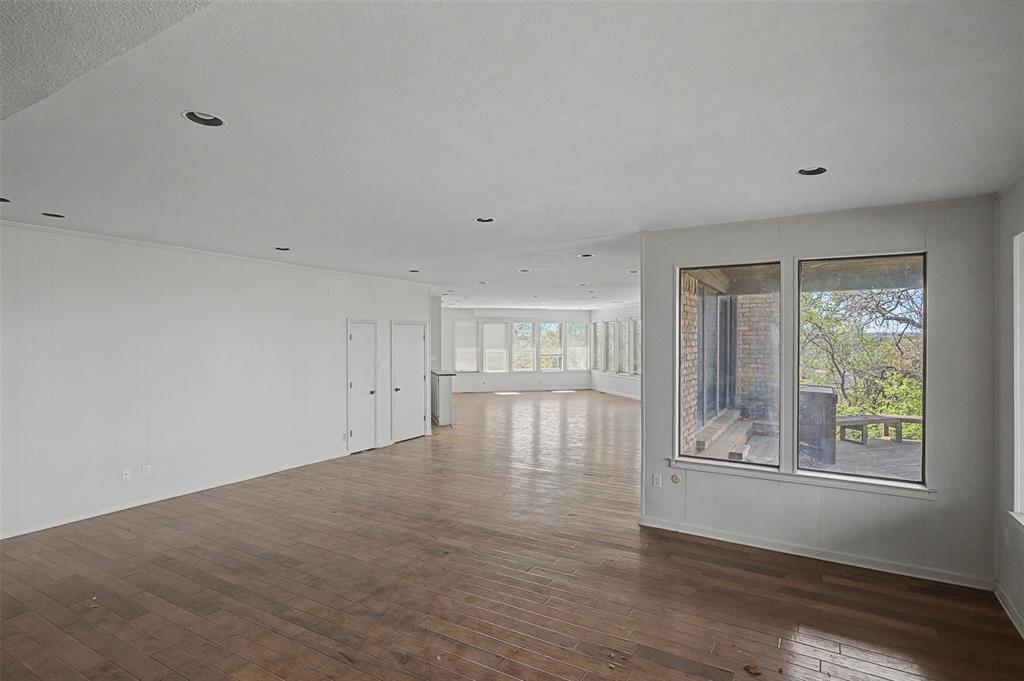 1434 Crownhill Drive Property Photo 10