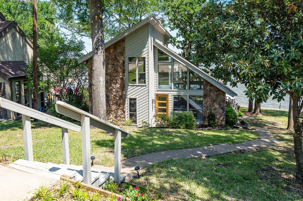 513 Winding Shore Drive Property Photo 3