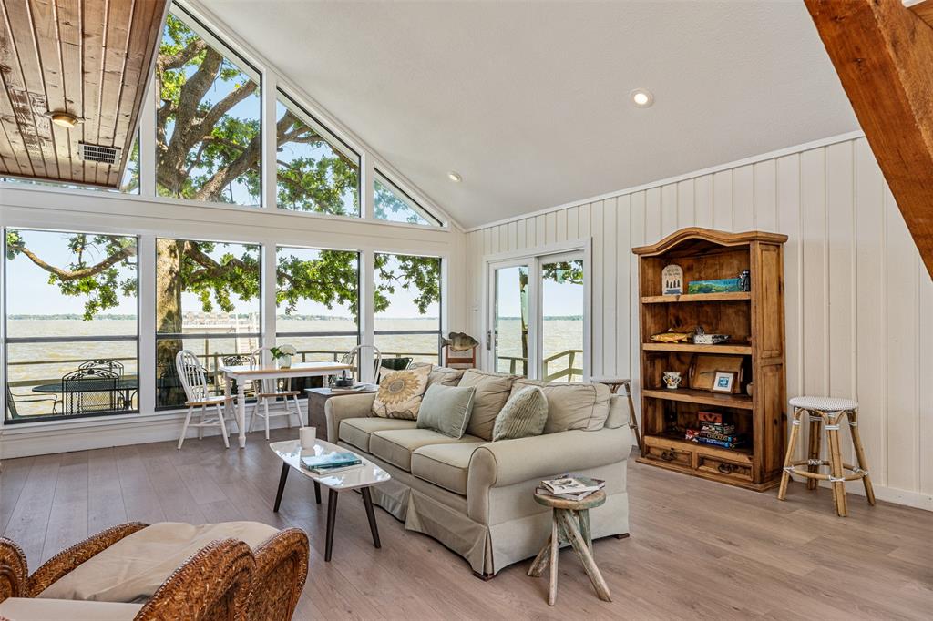 513 Winding Shore Drive Property Photo 6