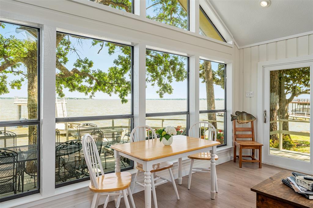 513 Winding Shore Drive Property Photo 7