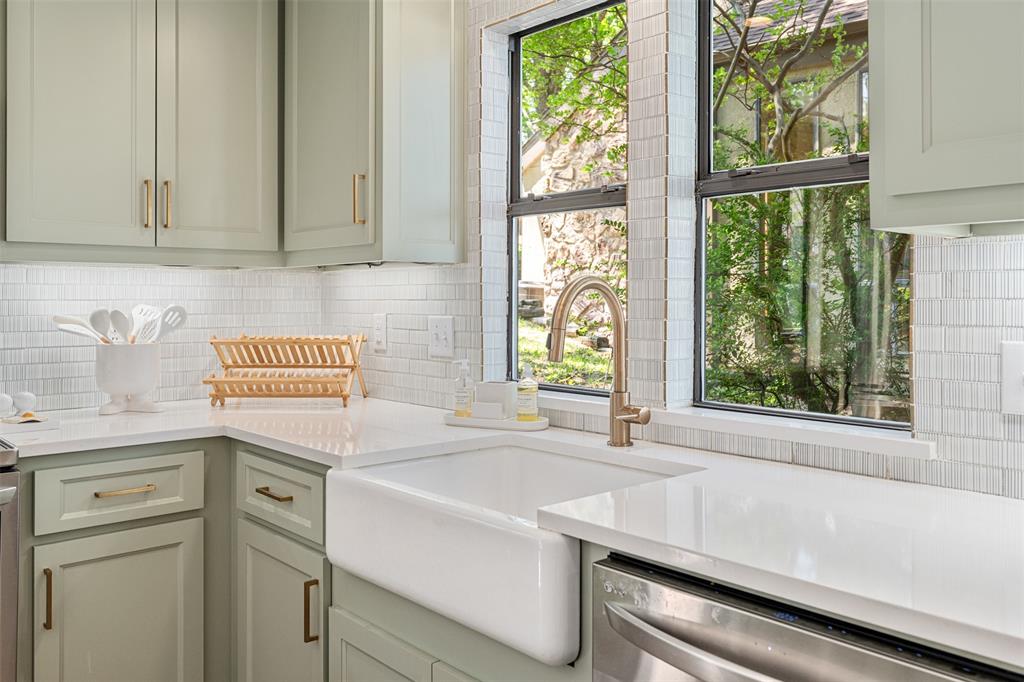 513 Winding Shore Drive Property Photo 13