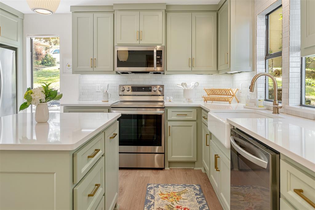 513 Winding Shore Drive Property Photo 14