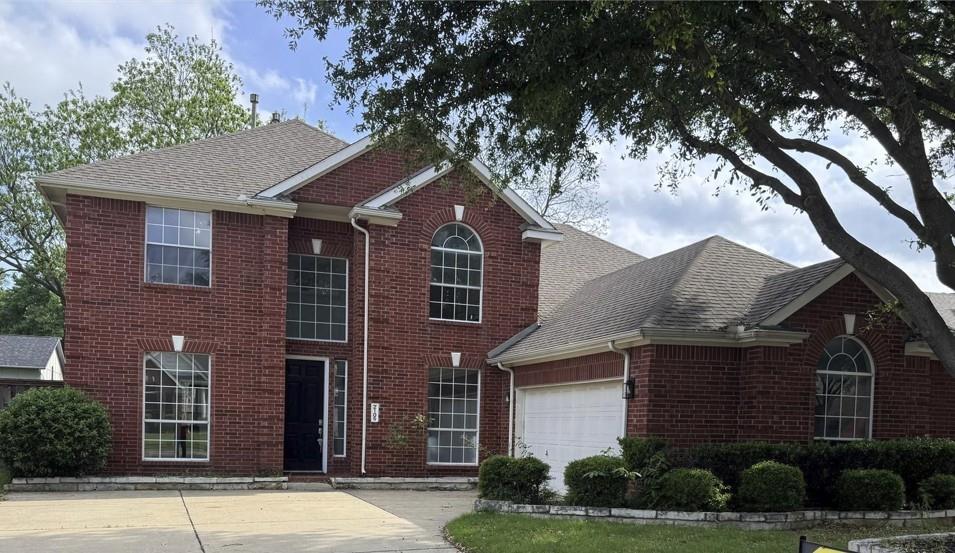 2105 Woodview Drive Property Photo 1