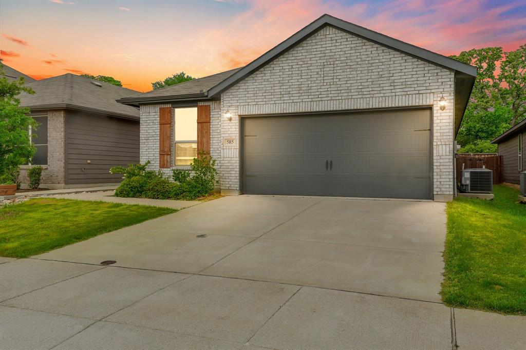 585 Concho Street Property Photo 1