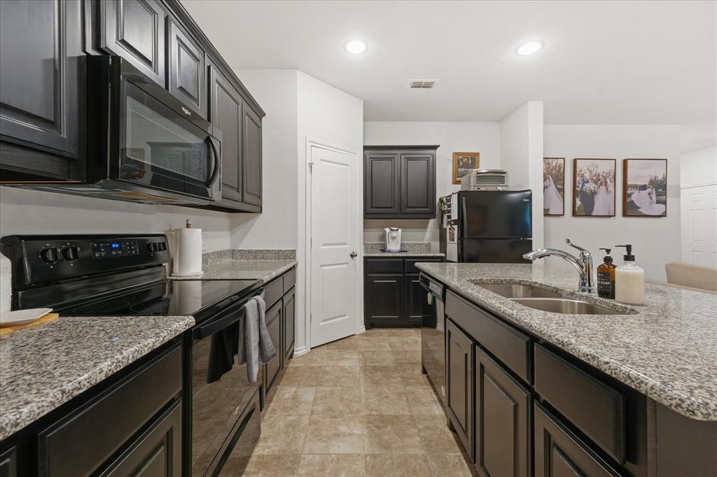 585 Concho Street Property Photo 7