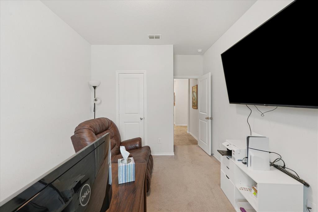 585 Concho Street Property Photo 17