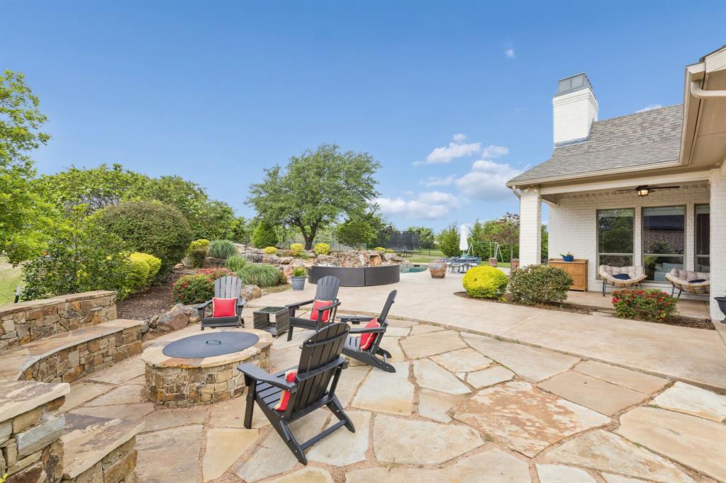 156 Stoneleigh Drive Property Photo 36