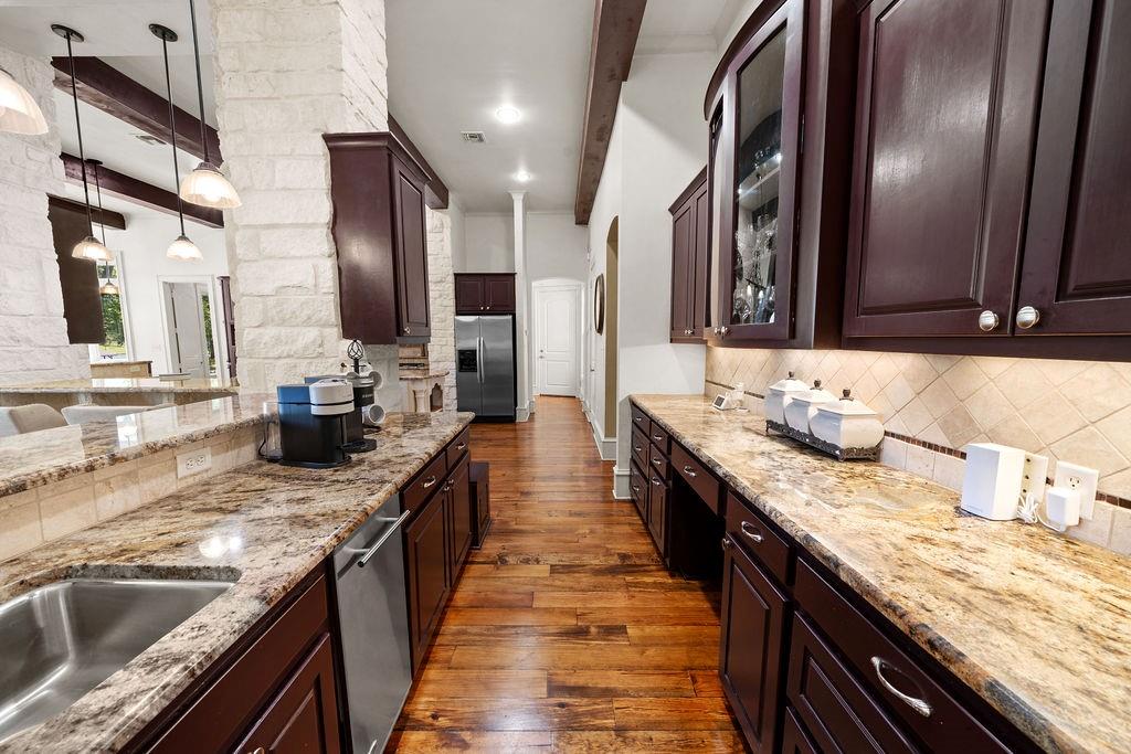 320 Hines Crossing Property Photo 13