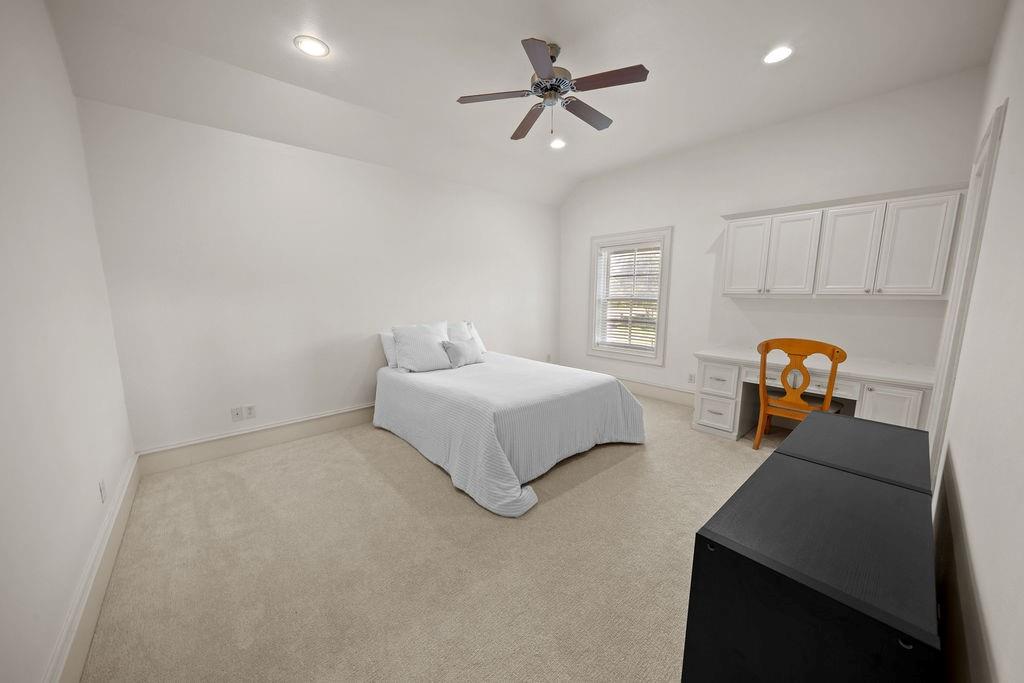 320 Hines Crossing Property Photo 28