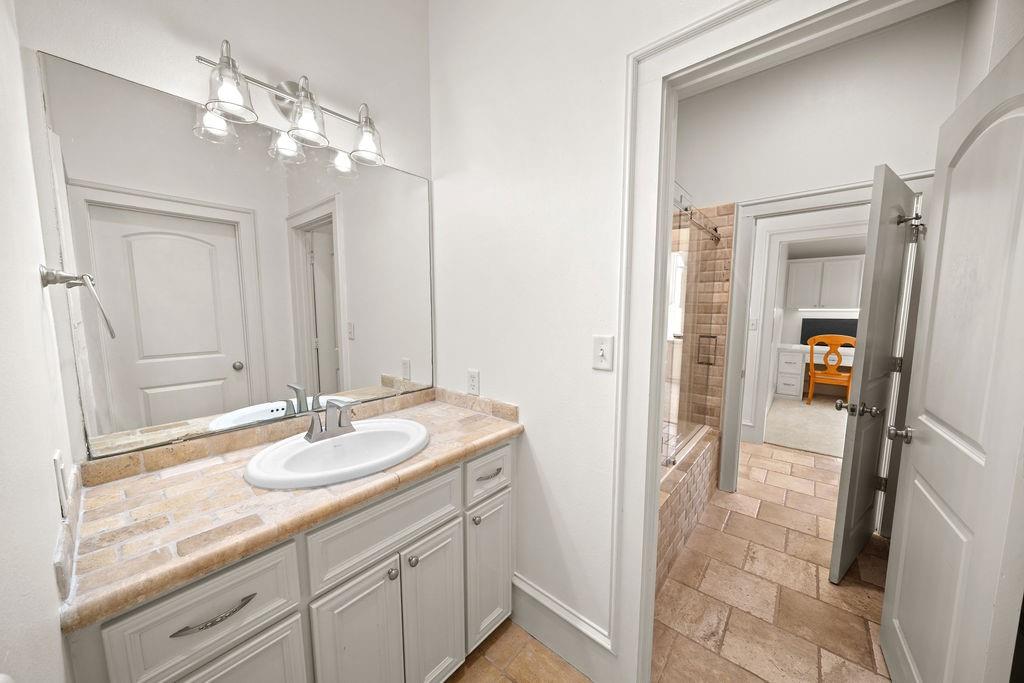 320 Hines Crossing Property Photo 29