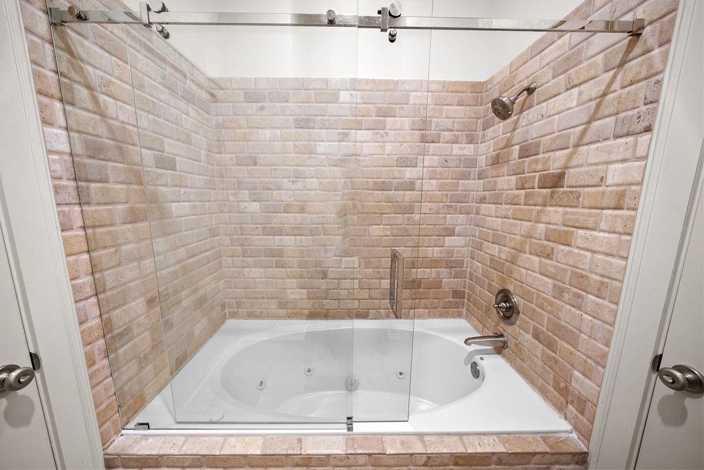 320 Hines Crossing Property Photo 30