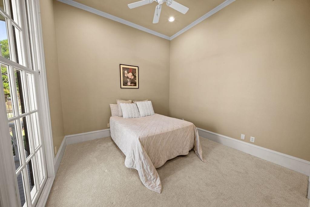 320 Hines Crossing Property Photo 31