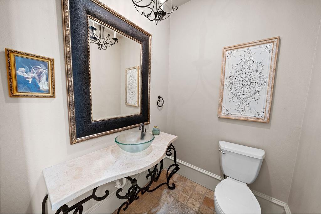 320 Hines Crossing Property Photo 32