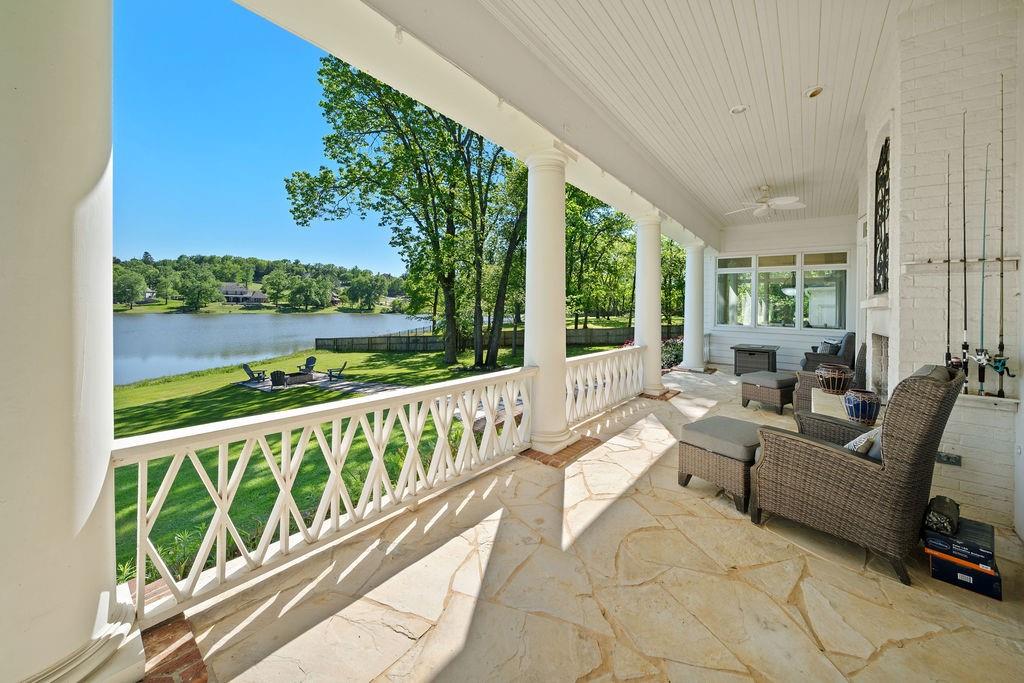 320 Hines Crossing Property Photo 34