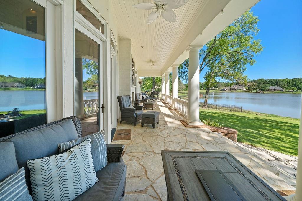 320 Hines Crossing Property Photo 35