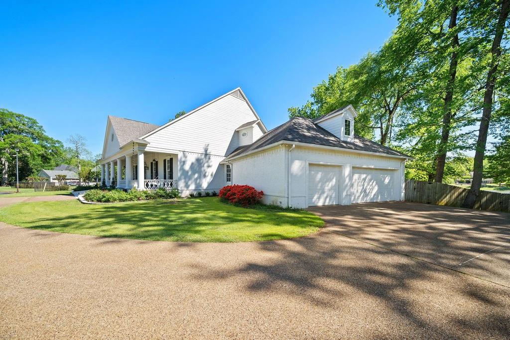320 Hines Crossing Property Photo 40