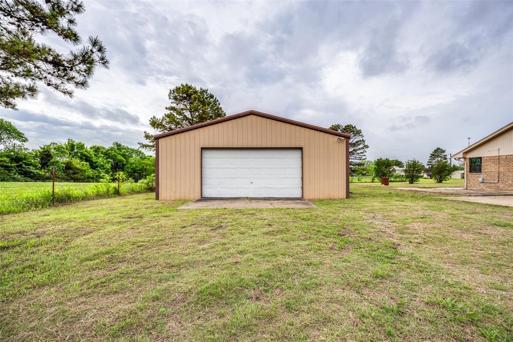 1972 Smith Oak Road Property Photo 3