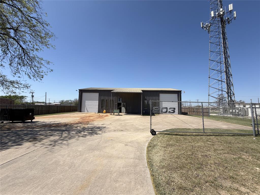 203 N Hampton Road Property Photo 3