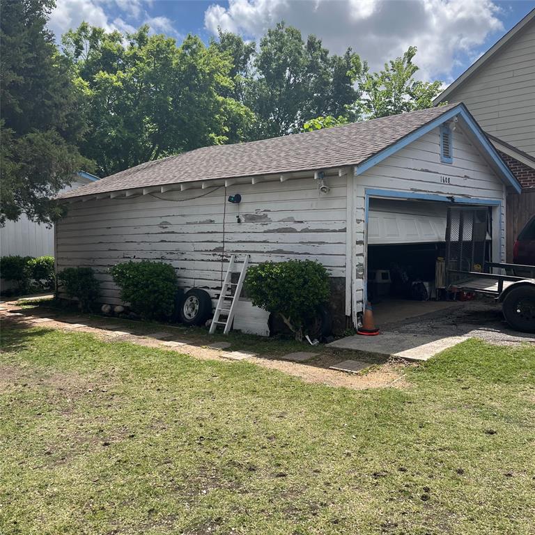 1608 Coleman Street Property Photo 3