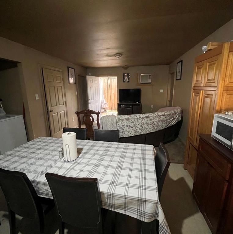 1608 Coleman Street Property Photo 4