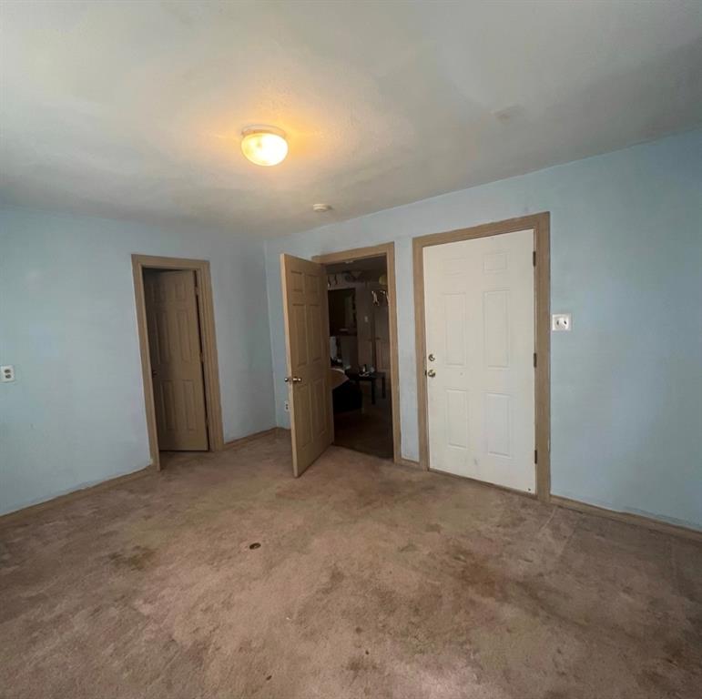 1608 Coleman Street Property Photo 6