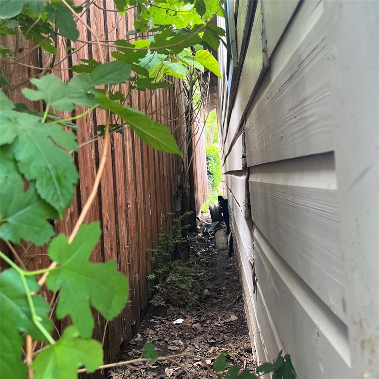 1608 Coleman Street Property Photo 25