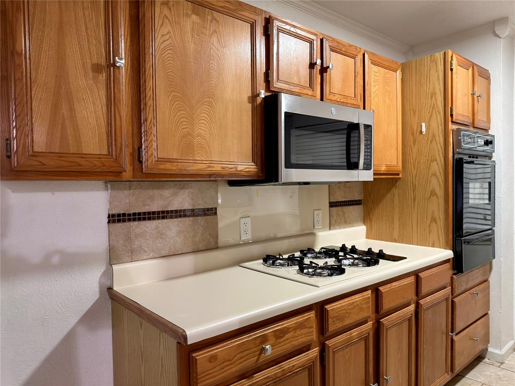1519 Clearbrook Street Property Photo 2