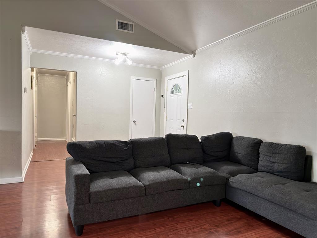 1519 Clearbrook Street Property Photo 9