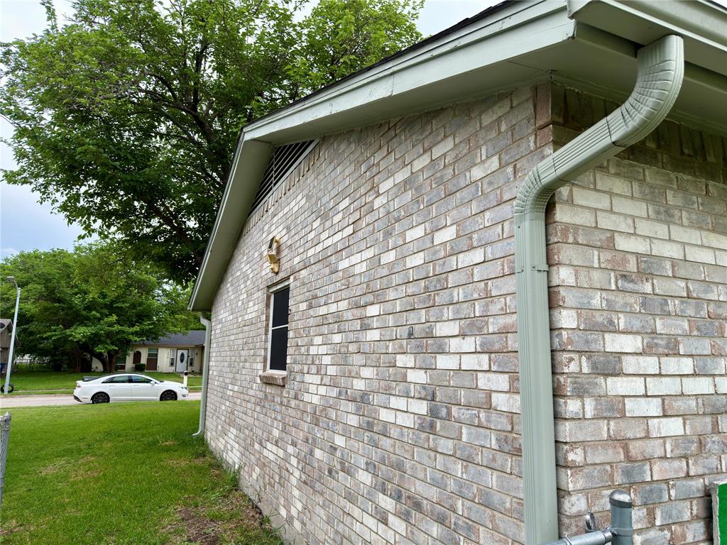 1519 Clearbrook Street Property Photo 14