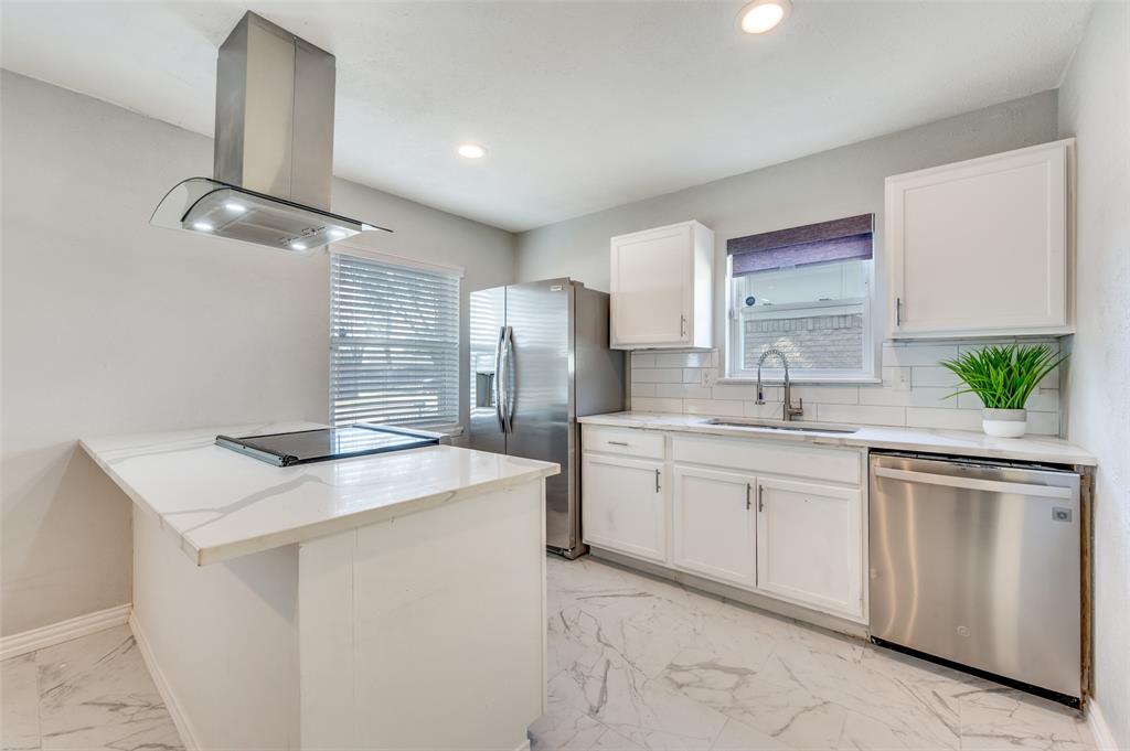 2043 Chatsworth Road Property Photo 1