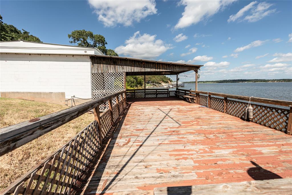 722 Storey Road Property Photo 6