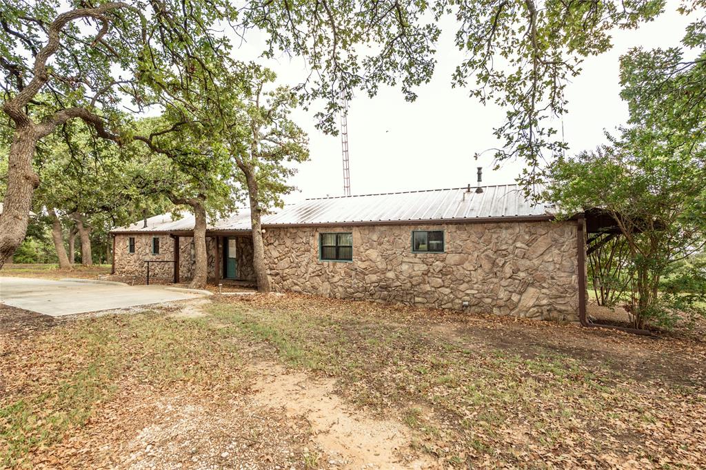 722 Storey Road Property Photo 9