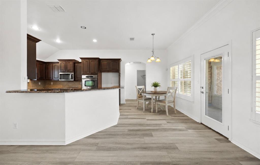 528 Hubbard Circle Property Photo 8
