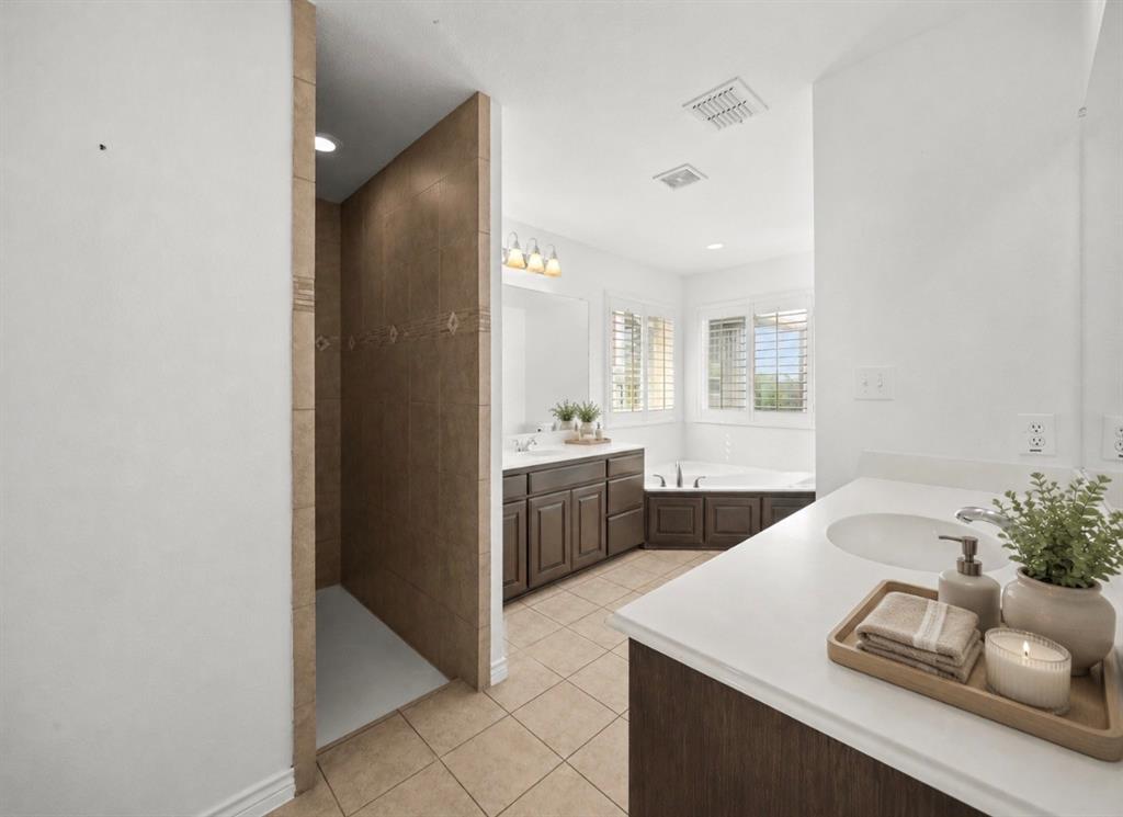 528 Hubbard Circle Property Photo 14