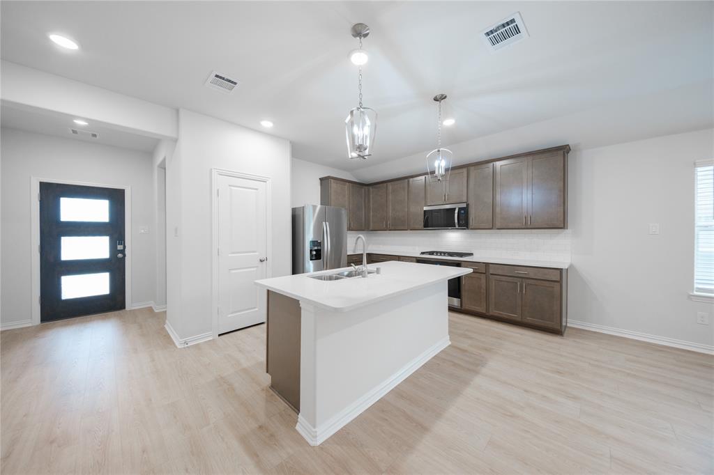 3220 Cross Shore Drive Property Photo 4