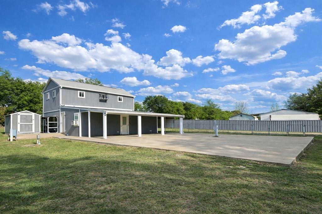 400 Comanche Property Photo 1