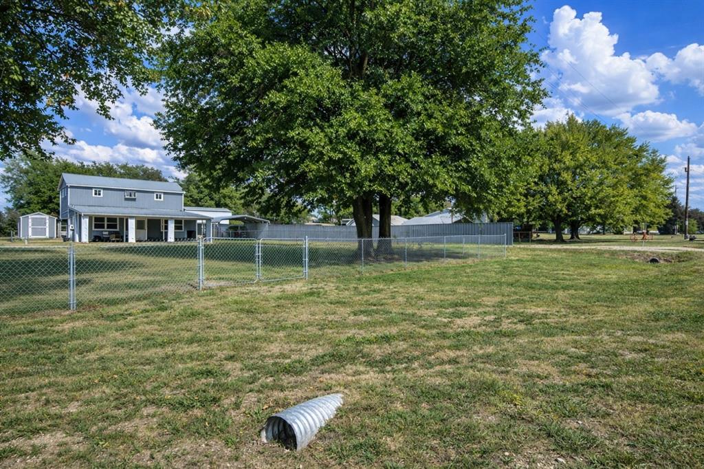 400 Comanche Property Photo 2