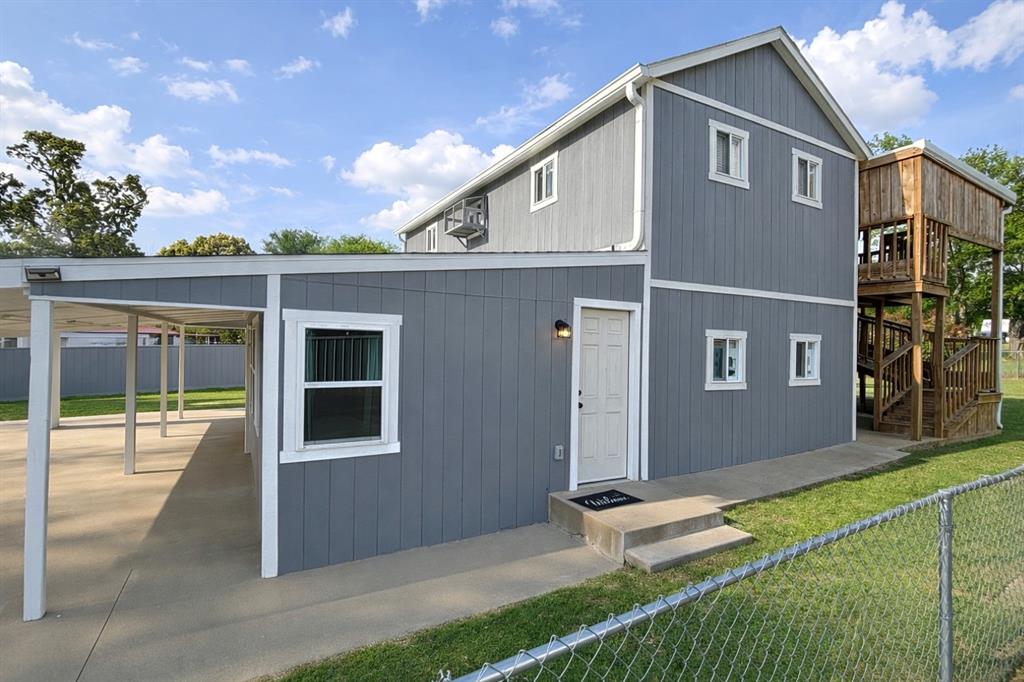 400 Comanche Property Photo 4